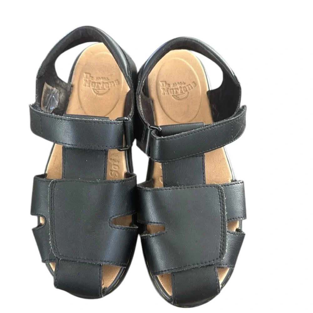 DR. Martens Youth Moby II sandals Size 5